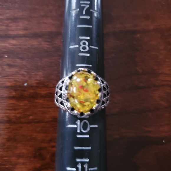 Vintage Faux Amber Specked Stone Ring Sz 9 - Picture 4 of 4